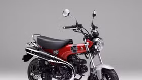 Minibike Honda Dax ST125 2022 có giá bán đắt hơn CBR250RR
