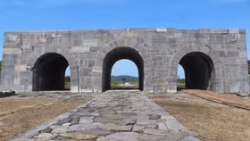 Thành Nhà Hồ - Điểm hẹn của du lịch văn hoá tâm linh dọc sông Mã