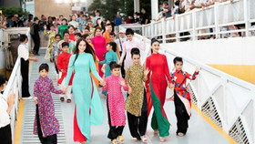 Walking On The River Fashion Show - 6 BST độc đáo từ các NTK Việt Nam