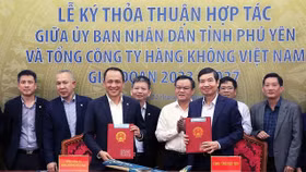 Vietnam Airlines hợp tác với tỉnh Phú Yên xúc tiến đầu tư, thương mại, du lịch, hàng không