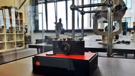 Leica Prototype được bán với giá kỷ lục 15 triệu USD tại phiên đấu giá