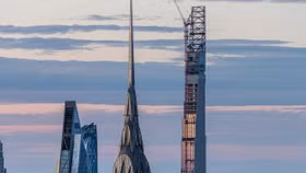 Đến "khu tỷ phú" chiêm ngưỡng tòa nhà mỏng nhất thế giới