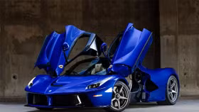 Đấu giá Ferrari LaFerrari 2014 lập kỷ lục tại RM Sotheby's