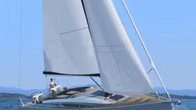 Khám phá du thuyền Jeanneau Yachts 65 mái nhà trên biển