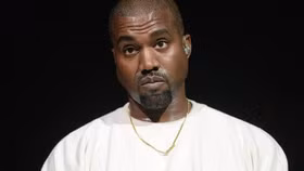 Thương hiệu Balenciaga “chia tay” Kanye West?