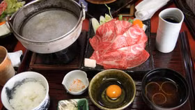 Sukiyaki - Đặc sắc hương vị lẩu truyền thống Nhật Bản