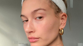 Hé lộ chu trình dưỡng da của Hailey Bieber