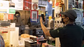 Sáng kiến giúp ẩm thực đường phố Singapore sống sót trong đại dịch