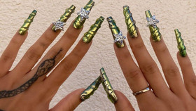 Xu hướng Nail Art: Móng mắt mèo