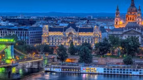 Budapest Thành phố cổ tích bên dòng sông Danube đón Ronaldo ở EURO 2020