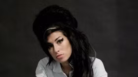 Một bộ phim tiểu sử về cố nghệ sĩ Amy Winehouse đang trong quá trình sản xuất