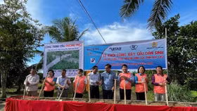 Ngành Dệt May ấm áp với chương trình “Hạnh phúc là sẻ chia” tại Bạc Liêu