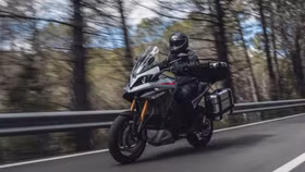 Energica Experia- Adventure trang bị động cơ điện đi được 420 km