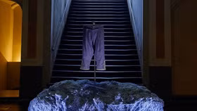 Diesel tái tạo chất liệu jeans lâu đời nhất thế giới