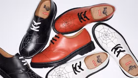 Dự án hợp tác Supreme x Dr. Martens Spring 2022 chính thức ra mắt