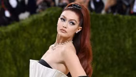 Xu hướng đính đá nổi lên sau Met Gala