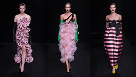 Valentino Haute Couture Xuân Hè 2023 vũ trụ may đo thủ công cao cấp