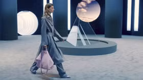 Chủ nghĩa vị lai - Xu hướng thiết kế trong BST Salvatore Ferragamo Thu Đông 2021