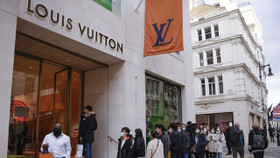 Louis Vuitton, Prada và Cartier liên minh dự án Aura Blockchain chống hàng giả