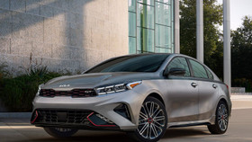 Kia Forte 2023 được nâng cấp nhẹ về trang bị công nghệ và an toàn