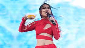 Nhờ màn biểu diễn của rapper 19 tuổi, Thái Lan đề cử xôi xoài vào danh sách di sản UNESCO