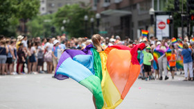 Nhiều thương hiệu lớn đồng loạt ra mắt các BST ủng hộ Pride Month - P1