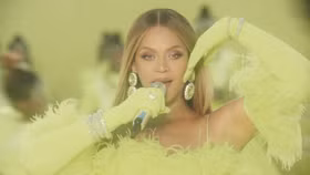 Beyoncé mở đầu Lễ trao giải Oscar lần thứ 94 với ca khúc Be Alive