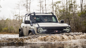 Ford Bronco Everglades 2022 ra mắt với khả năng off-road ở cả đường ngập lụt