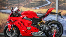 Ducati Panigale V4 trình làng tại Malaysia, giá hơn 762 triệu đồng