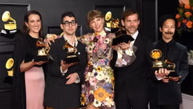 Taylor Swift thắng lớn với hàng loạt giải thưởng, sắp lấy giải “Nữ hoàng âm nhạc thập kỷ”