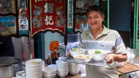 Tiệm mì tươi gần 90 năm của gia đình gốc Hoa