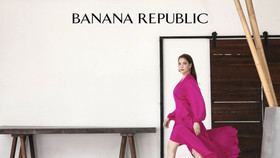 BST Hè 2022 của Banana Republic mời Trương Ngọc Ánh làm mẫu ảnh