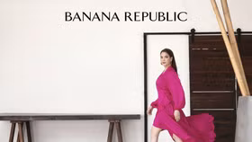 BST Hè 2022 của Banana Republic mời Trương Ngọc Ánh làm mẫu ảnh