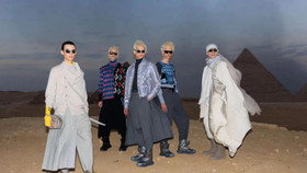 Dior Menswear Pre-Fall 2023 tài liệu khảo cổ của Ai Cập huyền bí