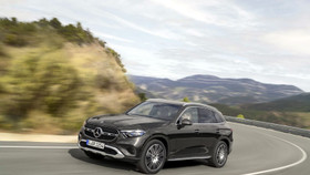 Chi tiết động cơ Mercedes-Benz GLC 2023, mạnh nhất 381 mã lực