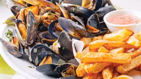 Trải nghiệm 12 món ăn quê hương của đội tuyển Bỉ