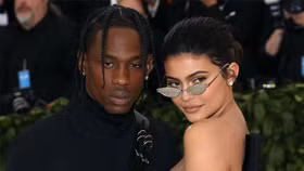 Kylie Jenner thấy hối hận vì đặt tên con là 'Sói' (Wolf)