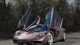 Siêu xe McLaren F1 Road 1995 được bán đấu giá với kỷ lục 20,5 triệu USD