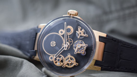 Đồng hồ Tourbillon 'nổi' giá gần 100.000 USD