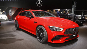 Mercedes-AMG GT 43 ra mắt tại Paris Motor Show 2018, so kè Porsche Panamera