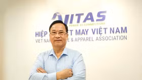 Xây dựng chiến lược phát triển ngành dệt may gắn với giải quyết điểm nghẽn thiếu hụt nguồn cung