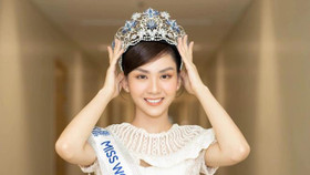 Miss World Vietnam 2022 bán đấu giá chiếc vương miện gây tranh cãi