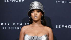 Rihanna và sở thích sưu tầm mũ bucket