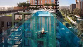 Bể bơi Acrylic không bệ đỡ lớn nhất thế giới