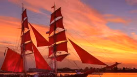 Ngoài EURO 2020, hãy đến Saint Peterburg hòa mình vào lễ hội Cánh buồm đỏ thắm