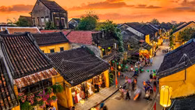 Khách "Tây" tiêu bao nhiêu tiền một ngày khi du lịch Hội An