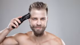 Bí quyết mùa... giãn cách: Hai kiểu tóc nam đơn giản, dễ cắt tại nhà