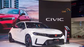 Honda Civic Type R chốt giá 2,4 tỷ đồng tại thị trường Việt Nam