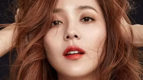 Đa tài như huyền thoại sắc đẹp Kpop Eugene: Ca sĩ, diễn viên và còn là nhà sáng lập của một thương hiệu nổi danh xứ kim chi