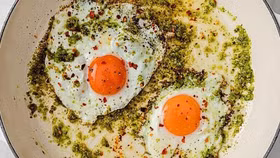 Pesto trứng gây sốt trên TikTok và Instagram